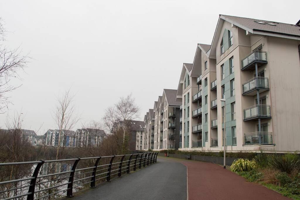 Parking, Balcony, Fully Equipped Kitchen Appartement Swansea Buitenkant foto