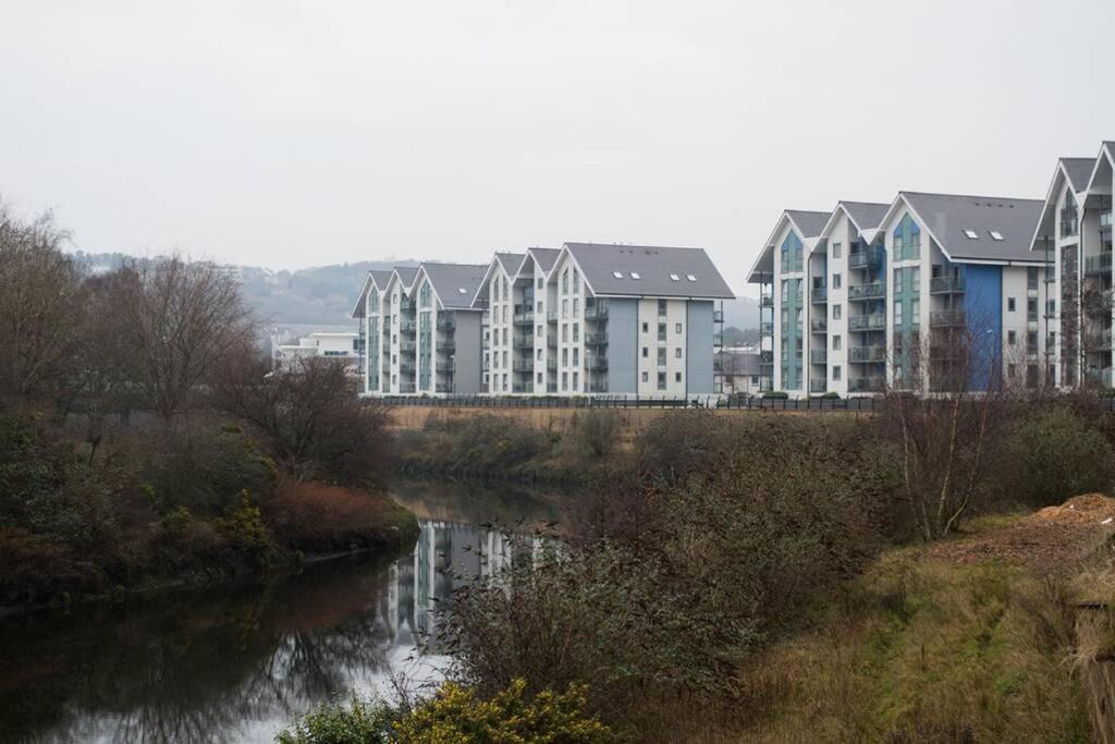 Parking, Balcony, Fully Equipped Kitchen Appartement Swansea Buitenkant foto