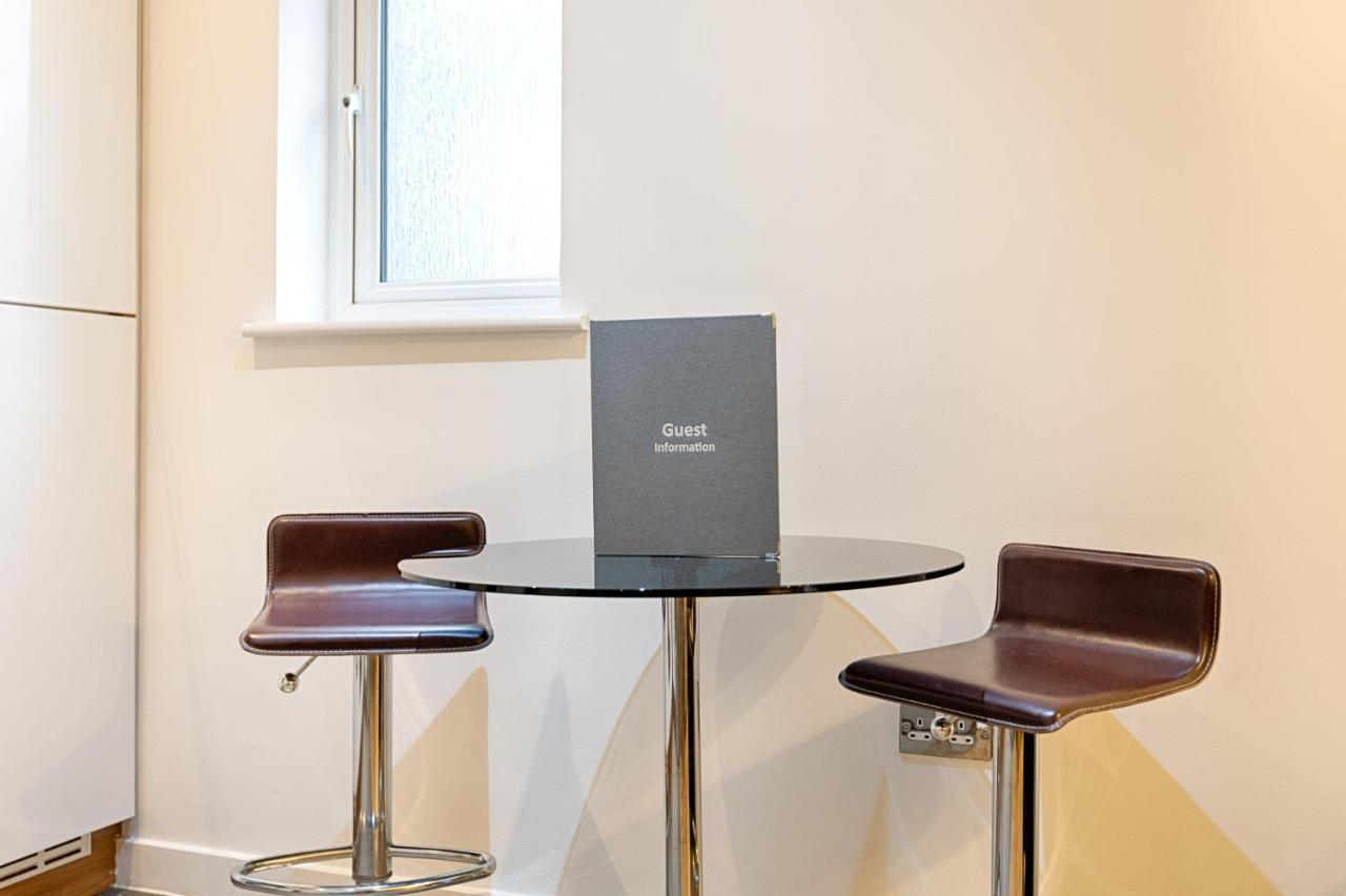 Parking, Balcony, Fully Equipped Kitchen Appartement Swansea Buitenkant foto