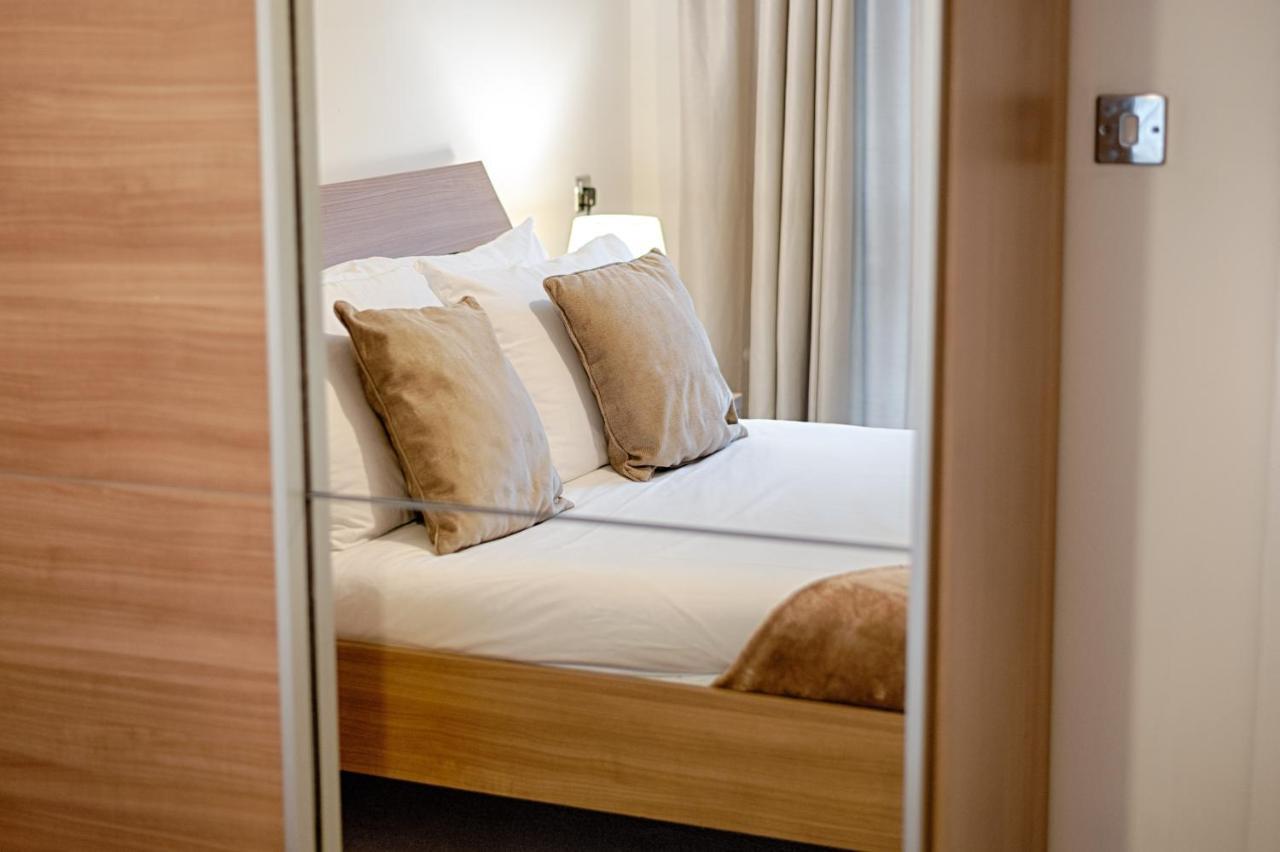 Parking, Balcony, Fully Equipped Kitchen Appartement Swansea Buitenkant foto