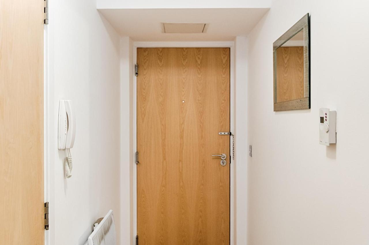 Parking, Balcony, Fully Equipped Kitchen Appartement Swansea Buitenkant foto